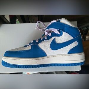 Women’s Nike Air Force 1s brand new w box size 8.5